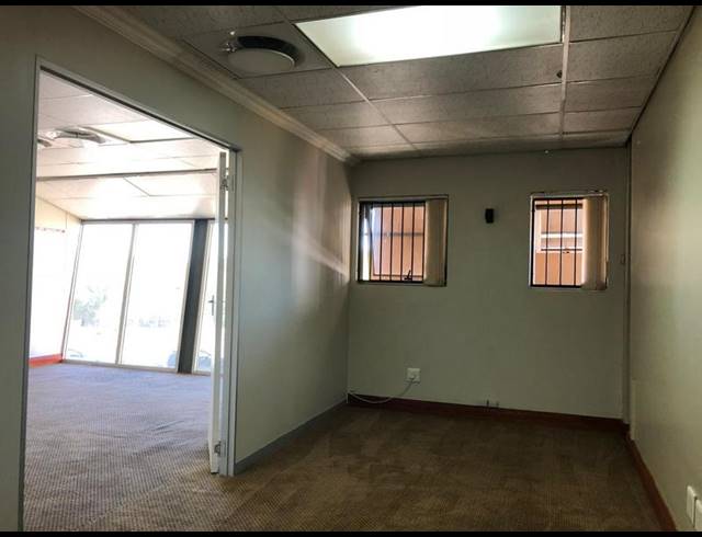 INDUSTRIAL PROPERTY TO RENT IN HENNOPSPARK